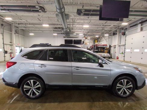 Used 2019 Subaru Outback 3.6R Limited image 4