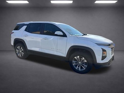 Used 2026 Chevrolet Equinox LT FWD image 8
