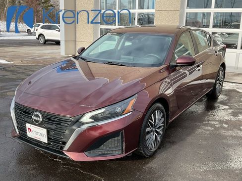 Used 2023 Nissan Altima 2.5 SV image 1