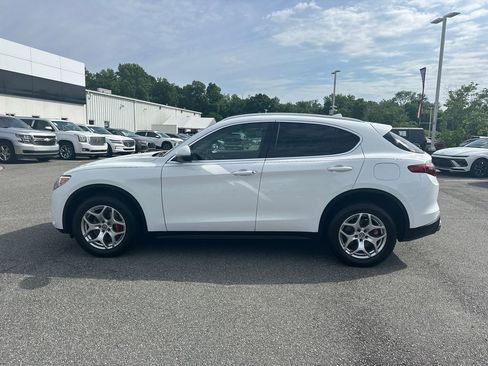 Used 2019 Alfa Romeo Stelvio AWD image 4