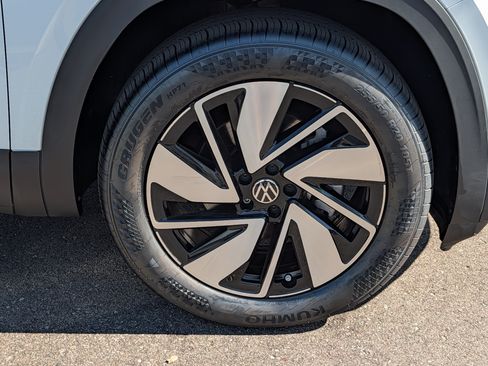 Certified 2025 Volkswagen Atlas SE AWD/4WD image 15