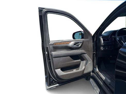 Used 2021 Chevrolet Suburban Premier w/ Premium Package RWD image 22
