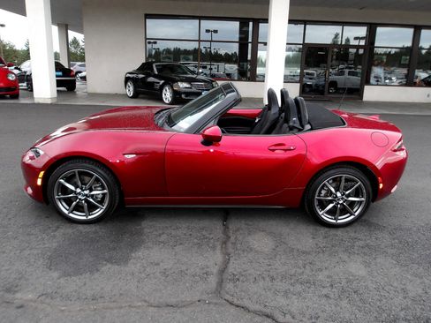 Used 2022 MAZDA MX-5 Miata Grand Touring image 9