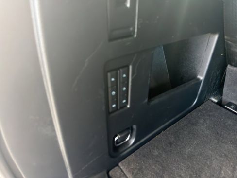 Used 2021 Ford Expedition XLT image 14