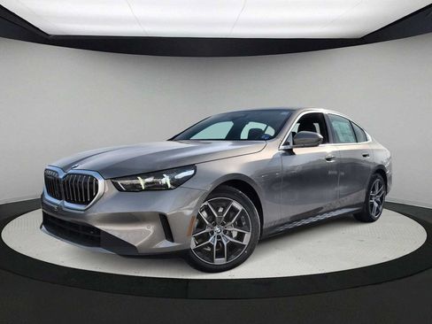 Used 2026 BMW 530i xDrive AWD/4WD image 1
