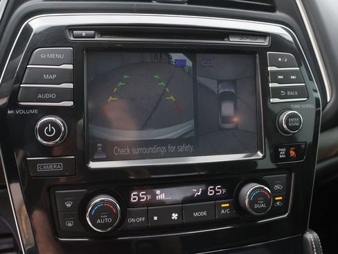 Used 2017 Nissan Maxima Platinum FWD image 33