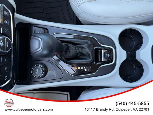 Used 2019 Jeep Cherokee Limited w/ Technology Group image 27