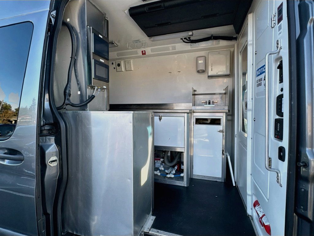 Used 2021 Mercedes-Benz Sprinter 4500 w/ Parking Package image 10