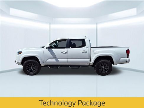 Used 2023 Toyota Tacoma SR5 AWD/4WD image 2