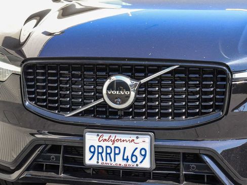 Used 2024 Volvo XC60 B5 Plus AWD/4WD image 8