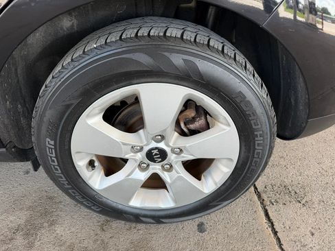 Used 2017 Kia Soul FWD image 24