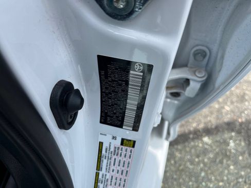 Used 2025 Toyota Corolla LE FWD image 29