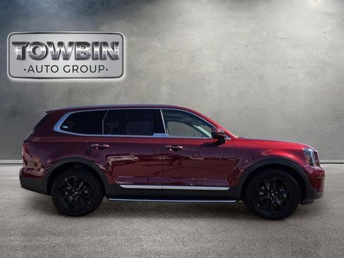 Certified 2023 Kia Telluride S w/ S Sunroof Package AWD/4WD image 3