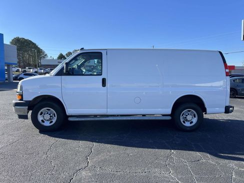 Used 2024 Chevrolet Express 2500 w/ Driver Convenience Package image 6