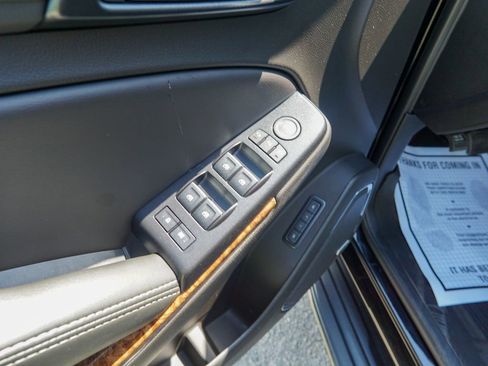 Used 2019 Chevrolet Suburban Premier AWD/4WD image 20
