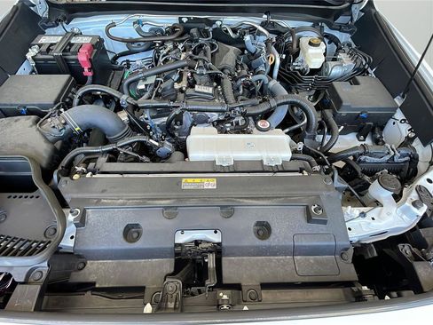 Used 2024 Toyota Tacoma SR5 AWD/4WD image 9
