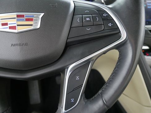 Used 2017 Cadillac XT5 Luxury w/ Driver Awareness Package image 28