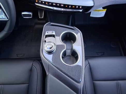 New 2026 Cadillac Optiq Luxury 1 image 16