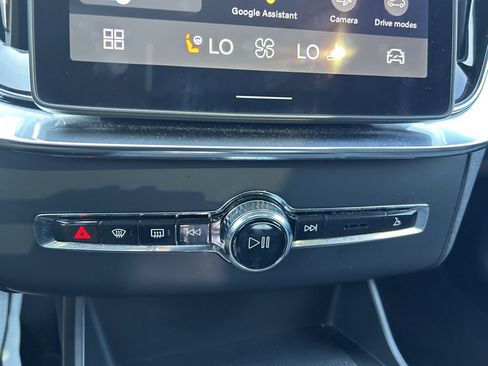 Certified 2025 Volvo XC90 B5 Plus image 25