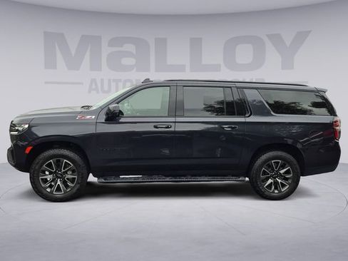 Used 2024 Chevrolet Suburban Z71 w/ Luxury Package AWD/4WD image 2