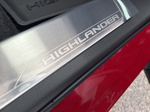 New 2026 Toyota Highlander Platinum AWD/4WD image 3