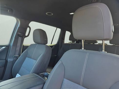 Used 2025 GMC Acadia Elevation FWD image 13