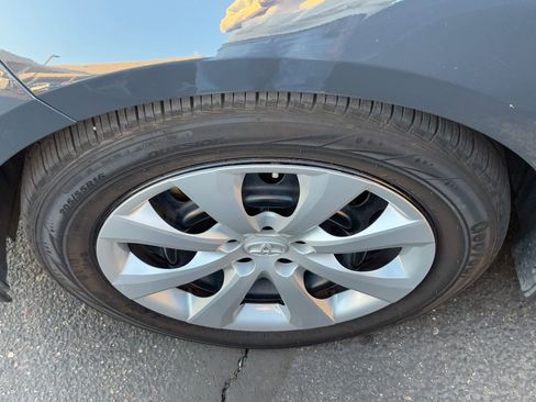 Used 2023 Toyota Corolla LE image 8