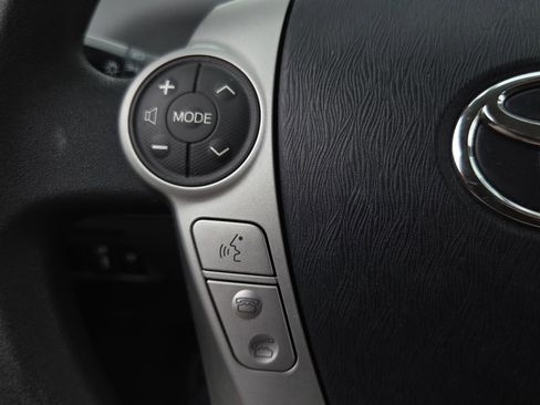 Used 2014 Toyota Prius V Three FWD image 27