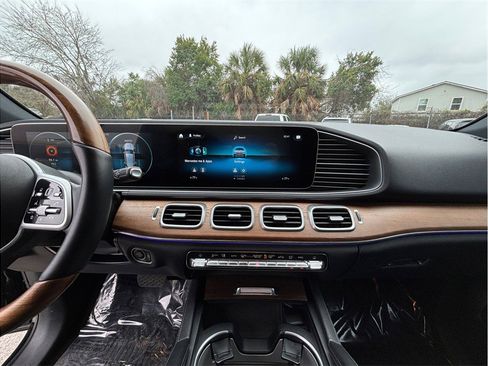 Used 2020 Mercedes-Benz GLE 450 4MATIC w/ AMG Line Exterior image 11