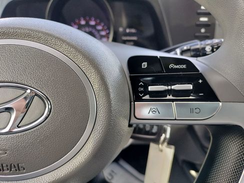 Used 2021 Hyundai Elantra SE image 41