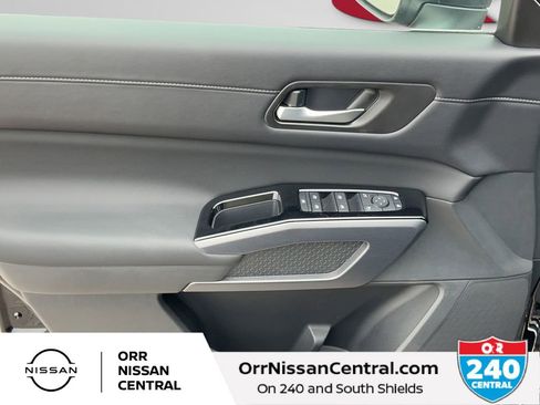New 2026 Nissan Pathfinder SL AWD/4WD image 17