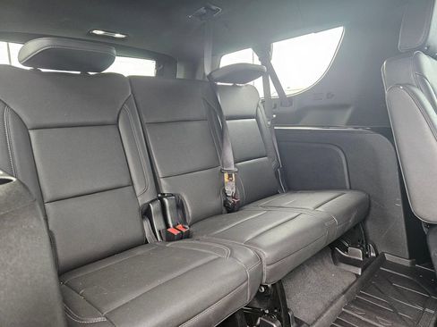 Used 2023 Chevrolet Suburban Z71 AWD/4WD image 14