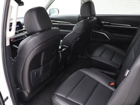 Used 2025 Kia Telluride S image 10