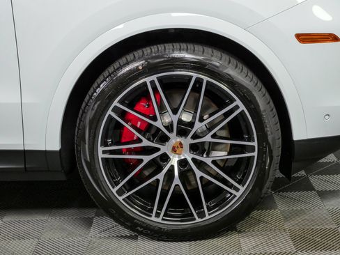 New 2026 Porsche Cayenne S AWD/4WD image 41