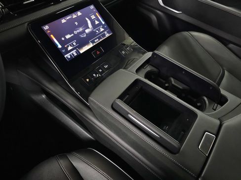 Used 2025 INFINITI QX80 Luxe AWD/4WD image 38