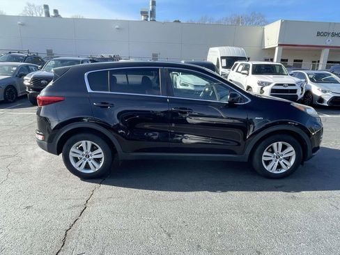 Used 2017 Kia Sportage LX image 11