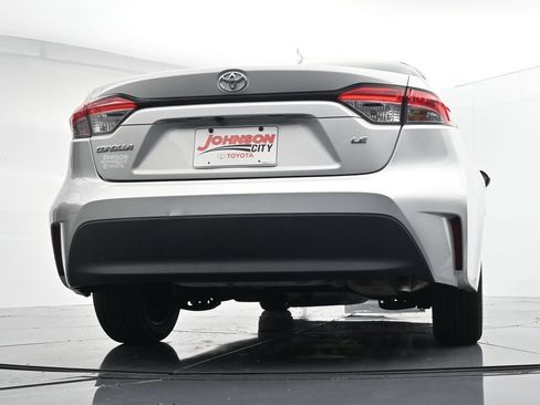 Used 2023 Toyota Corolla LE FWD image 32