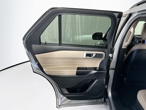 Used 2020 Ford Explorer XLT w/ Equipment Group 202A image 25