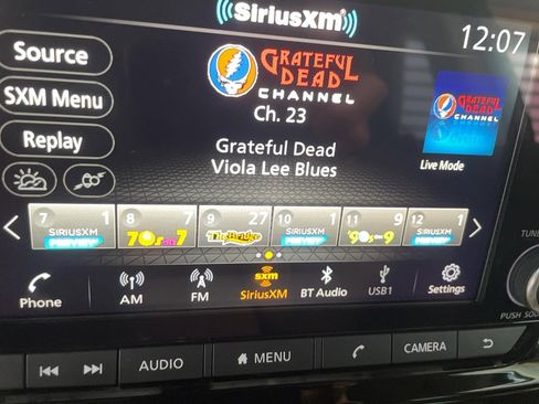 Used 2024 Nissan Pathfinder SV image 11