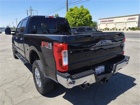 Used 2019 Ford F250 XLT w/ XLT Premium Package AWD/4WD image 16