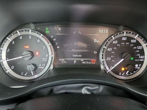 Used 2024 Toyota Highlander XLE FWD image 27