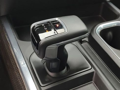 Used 2024 Chevrolet Silverado 1500 LT AWD/4WD image 18