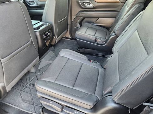 Used 2024 Chevrolet Suburban High Country w/ Premium Package AWD/4WD image 32