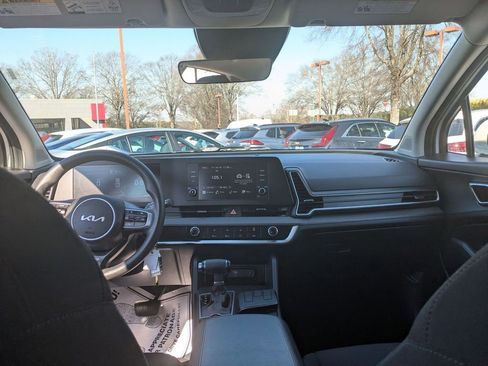 Used 2024 Kia Sportage LX image 24