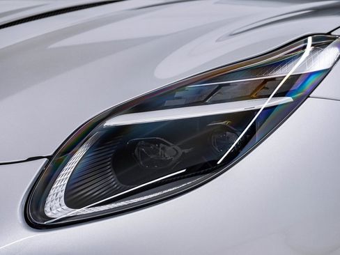 Used 2024 Aston Martin DB12 Coupe image 6