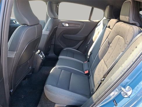 Used 2023 Volvo C40 Recharge Core image 11