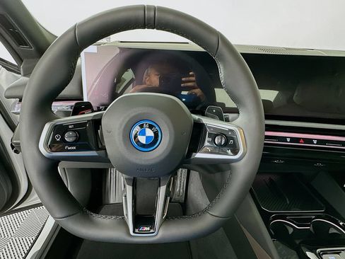 New 2027 BMW 550e xDrive AWD/4WD image 10