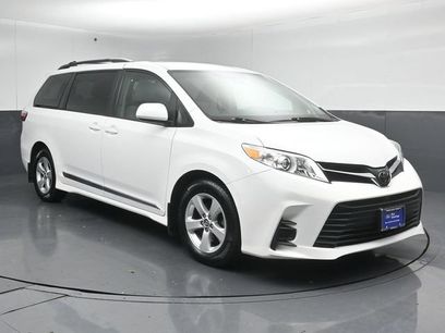 Used 2018 Toyota Sienna LE