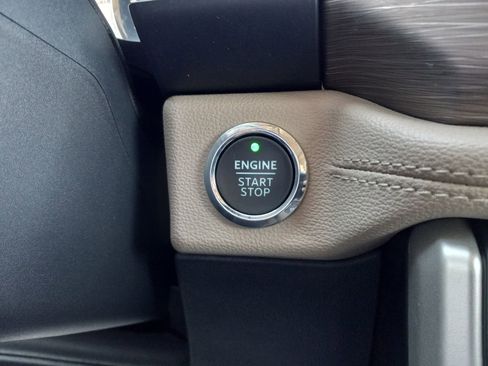 Used 2024 Ford Expedition Limited image 27