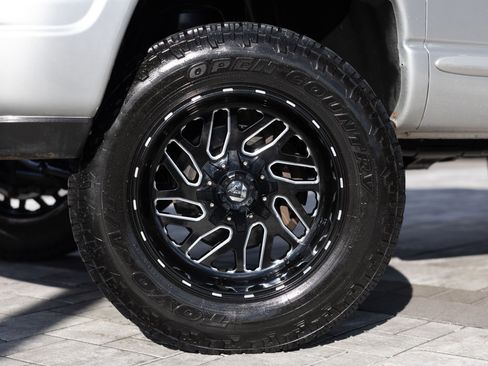 Used 2004 Dodge Ram 2500 Truck SLT w/ Sport Appearance Group image 3